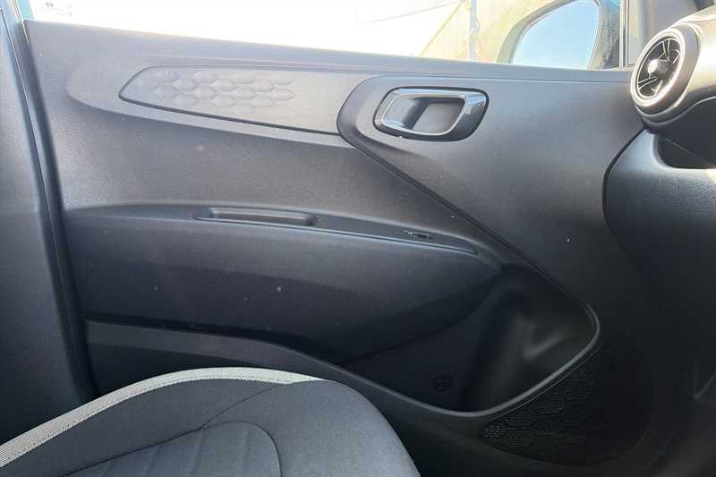 Used Hyundai i10 2023 for sale - 77944956: Photo 40