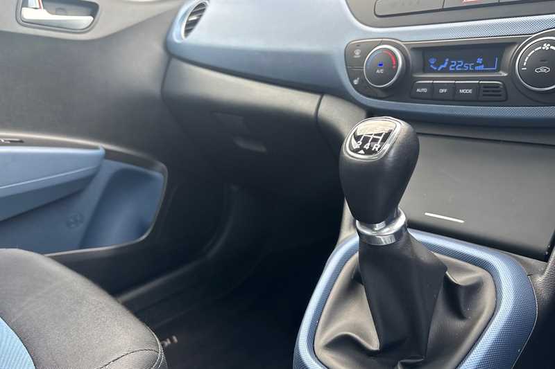 Used Hyundai i10 2016 for sale - 76462658: Photo 14