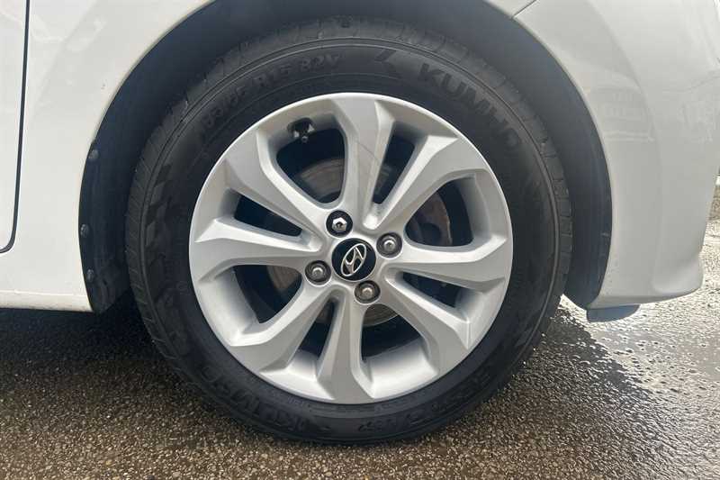 Used Hyundai i10 2019 for sale - 76517230: Photo 12