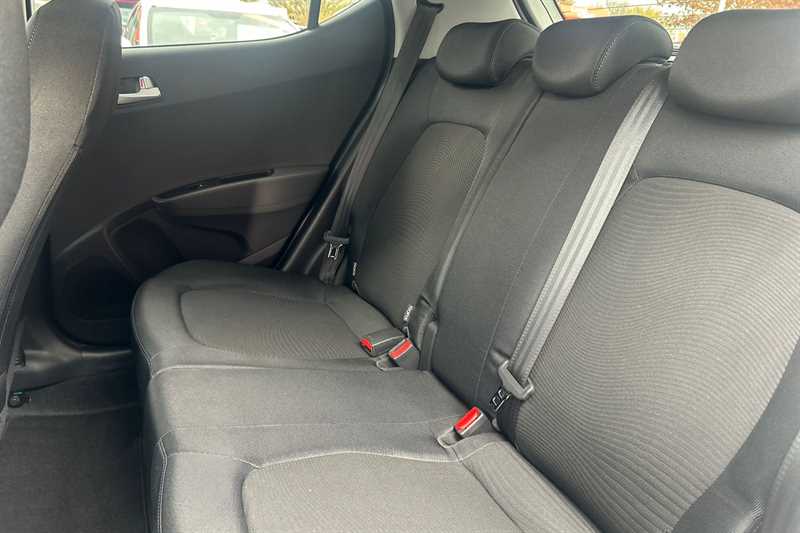 Used Hyundai i10 2019 for sale - 76517230: Photo 24