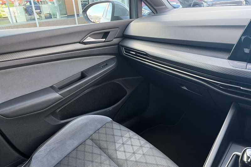 Used Volkswagen Golf 2021 for sale - 77843760: Photo 37