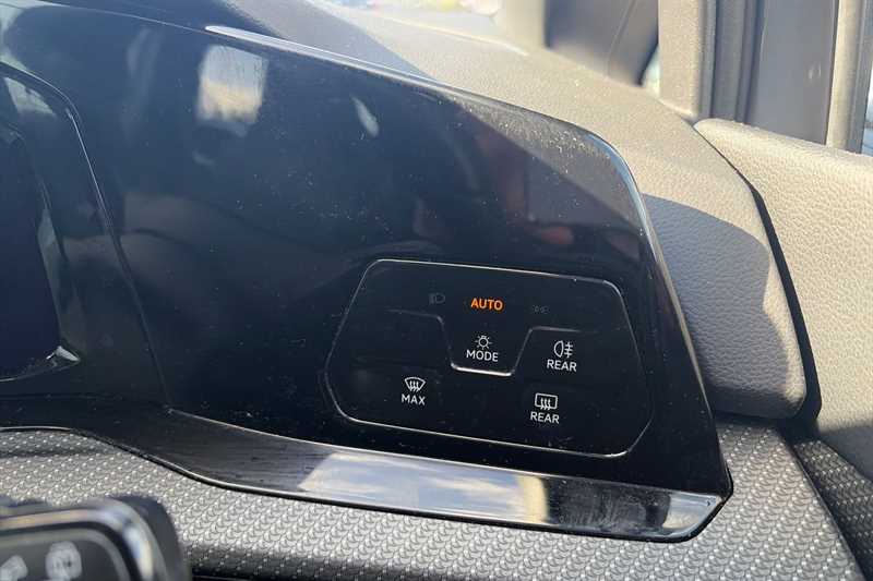 Used Volkswagen Golf 2021 for sale - 77843760: Photo 38