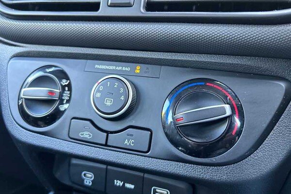 Used Hyundai i10 2023 for sale - 76155151: Photo 15