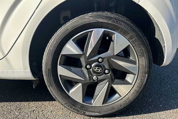 Used Hyundai i10 2023 for sale - 76155151: Photo 9