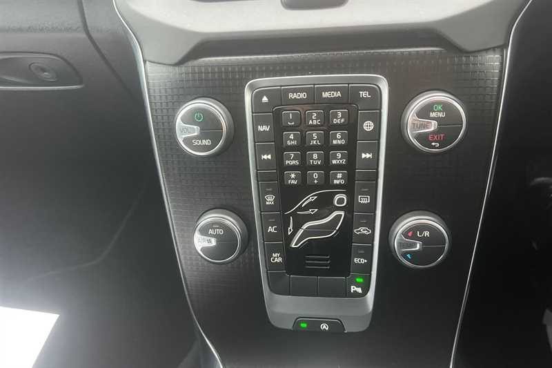 Used Volvo V40 2019 for sale - 78216528: Photo 15