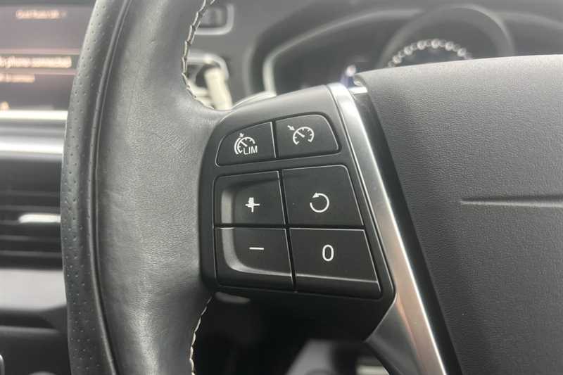 Used Volvo V40 2019 for sale - 78216528: Photo 21