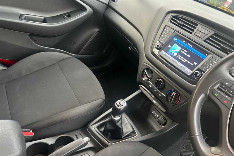 Used Hyundai i20 2018 for sale - 76443305: Photo 14