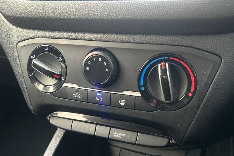 Used Hyundai i20 2018 for sale - 76443305: Photo 15