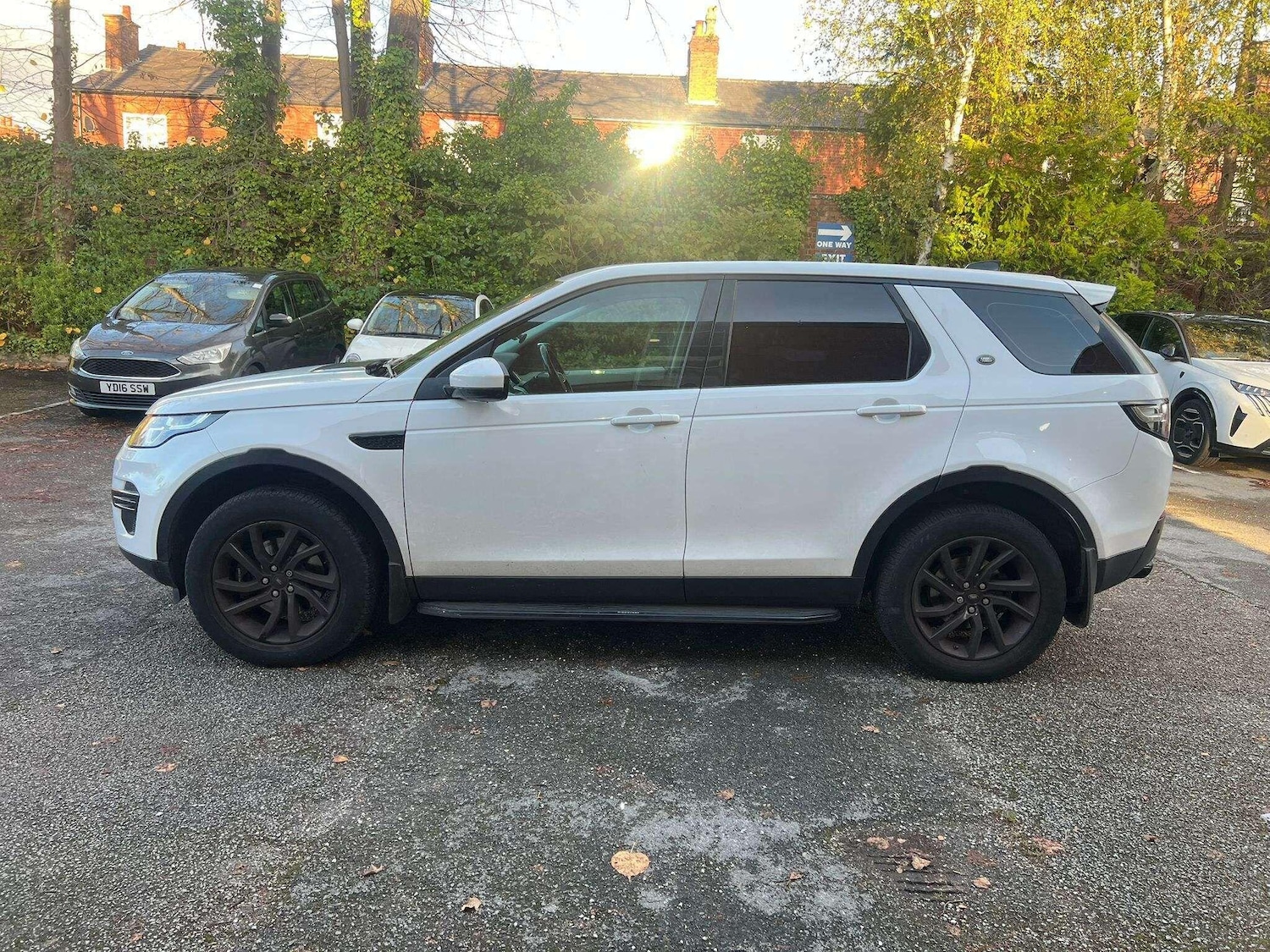 Used Land Rover Discovery Sport for sale - 76511783: Photo 2