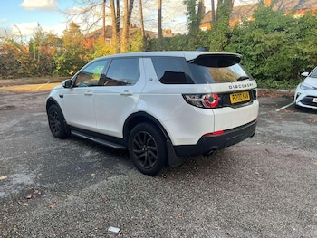 Used Land Rover Discovery Sport 2016 for sale - 76511783: Photo