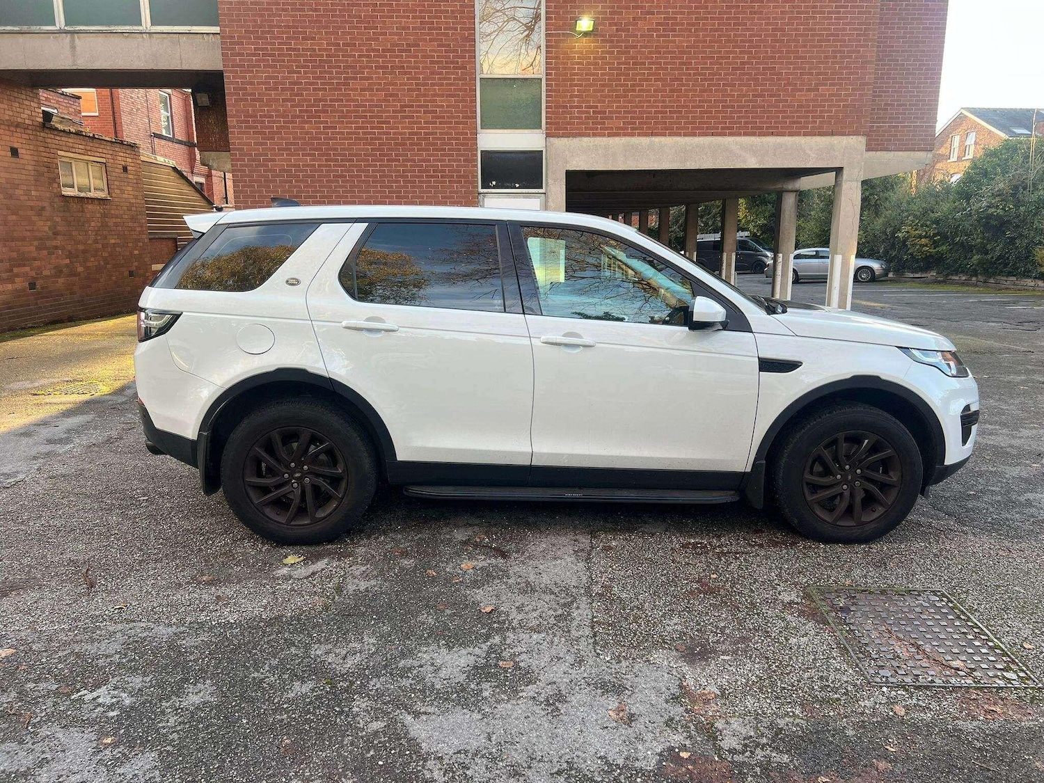 Used Land Rover Discovery Sport for sale - 76511783: Photo 4