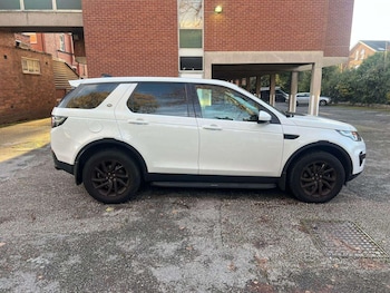 Used Land Rover Discovery Sport 2016 for sale - 76511783: Photo