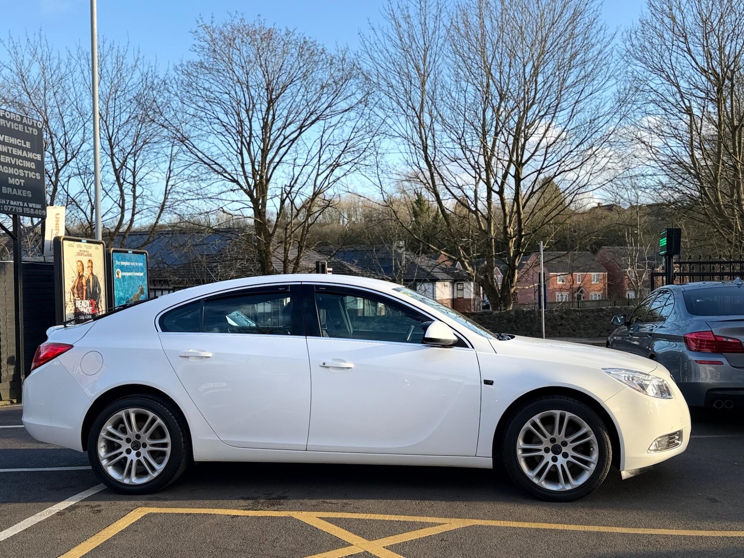 Used Vauxhall Insignia 2010 for sale - 78220377: Photo 2