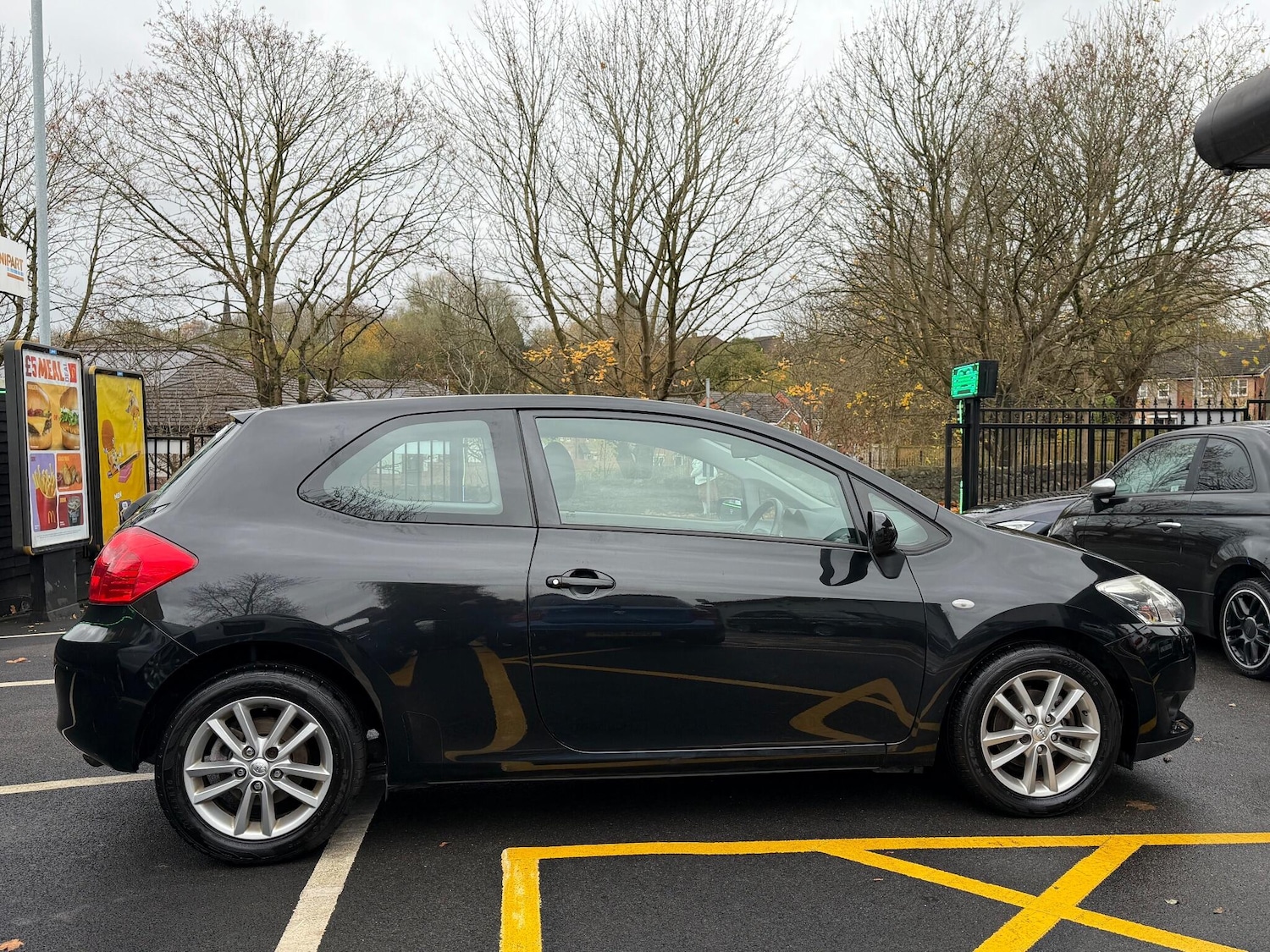 Used Toyota Auris 2009 for sale - 76326550: Photo 3