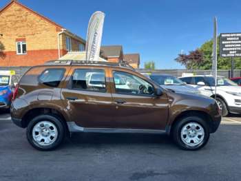 Used Dacia Duster 2015 for sale - 74861907: Photo