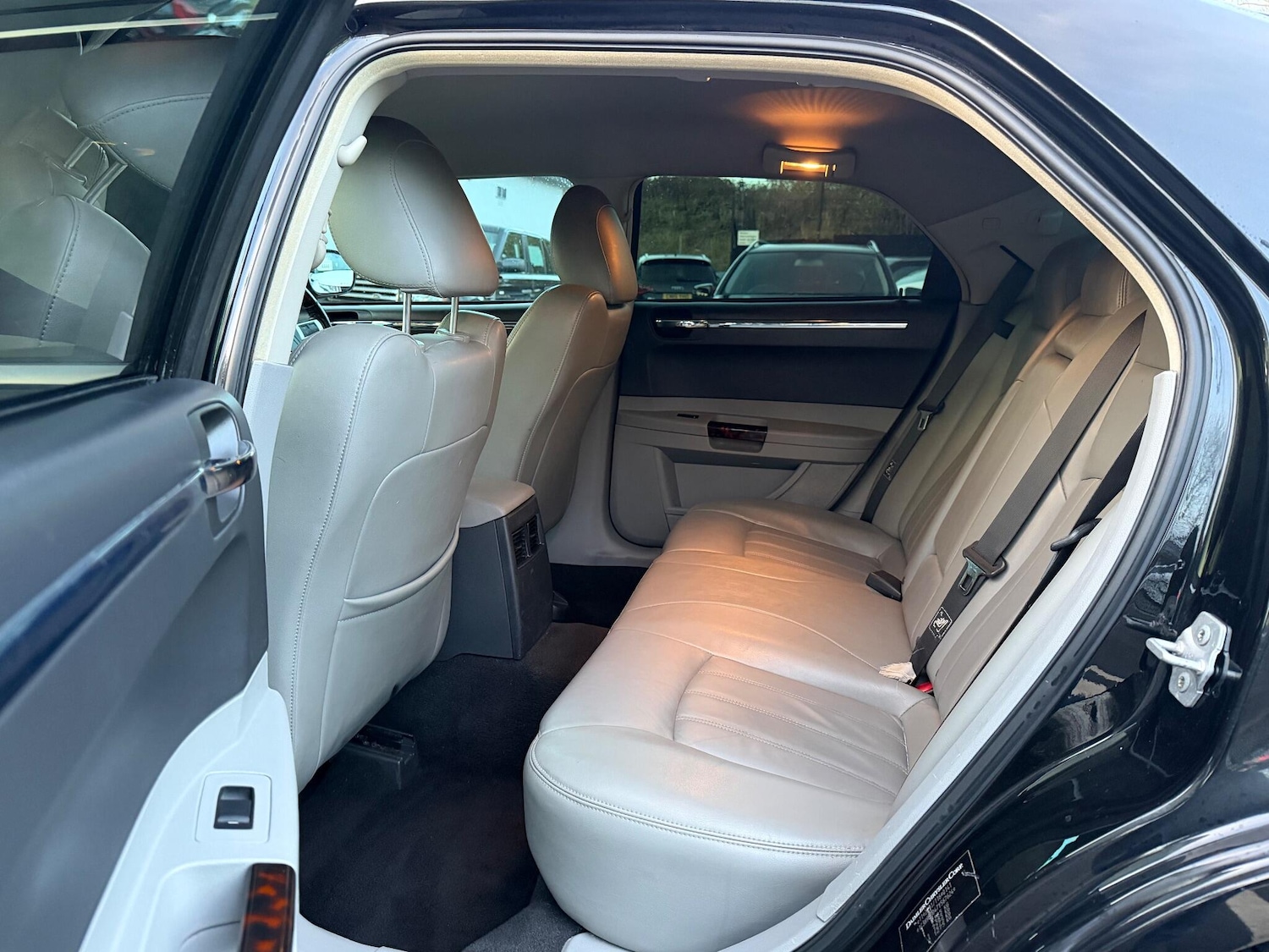 Used Chrysler 300C 2007 for sale - 76995259: Photo 24