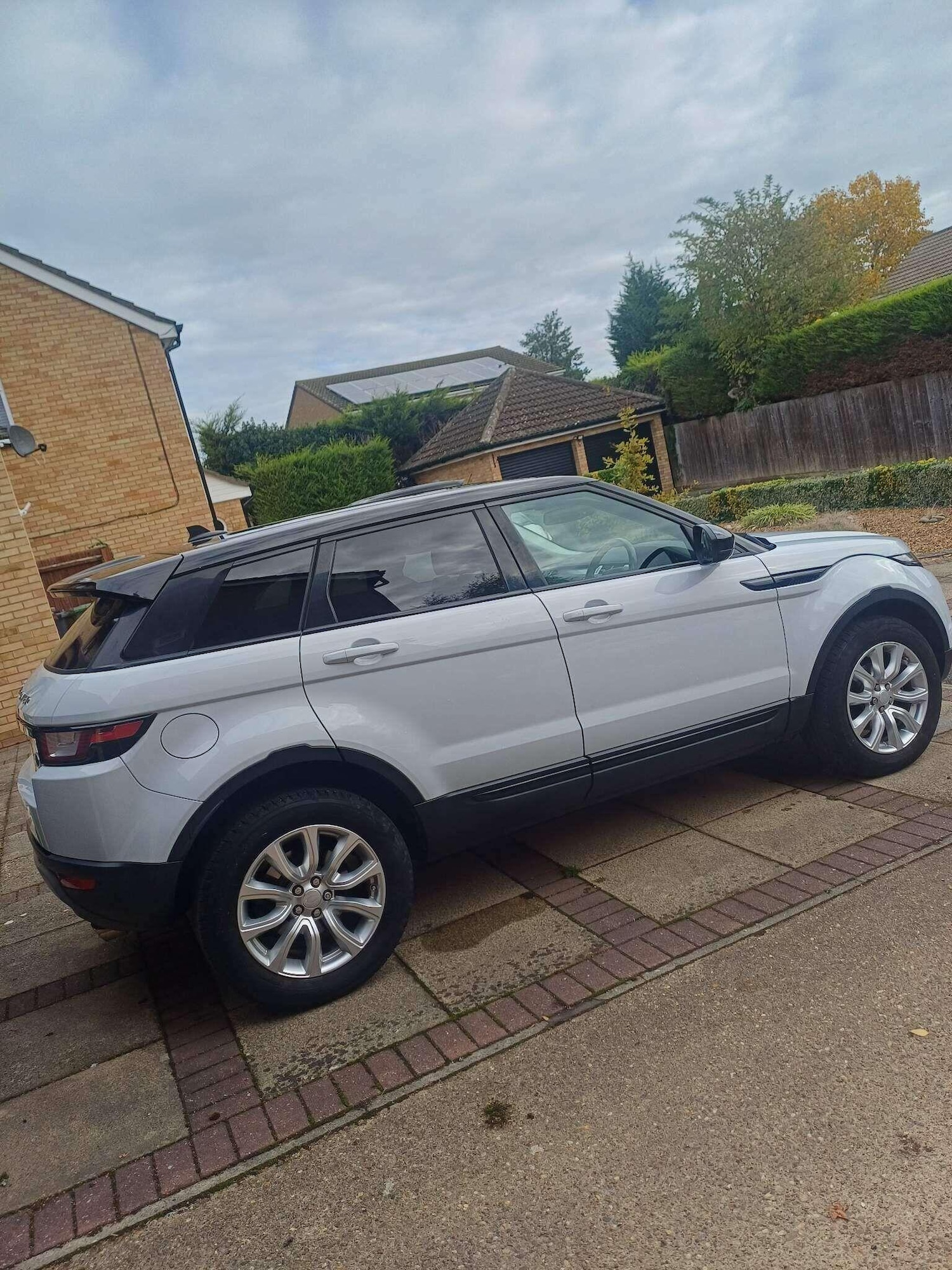 Used Land Rover Range Rover Evoque 2016 for sale - 76472807: Photo 2