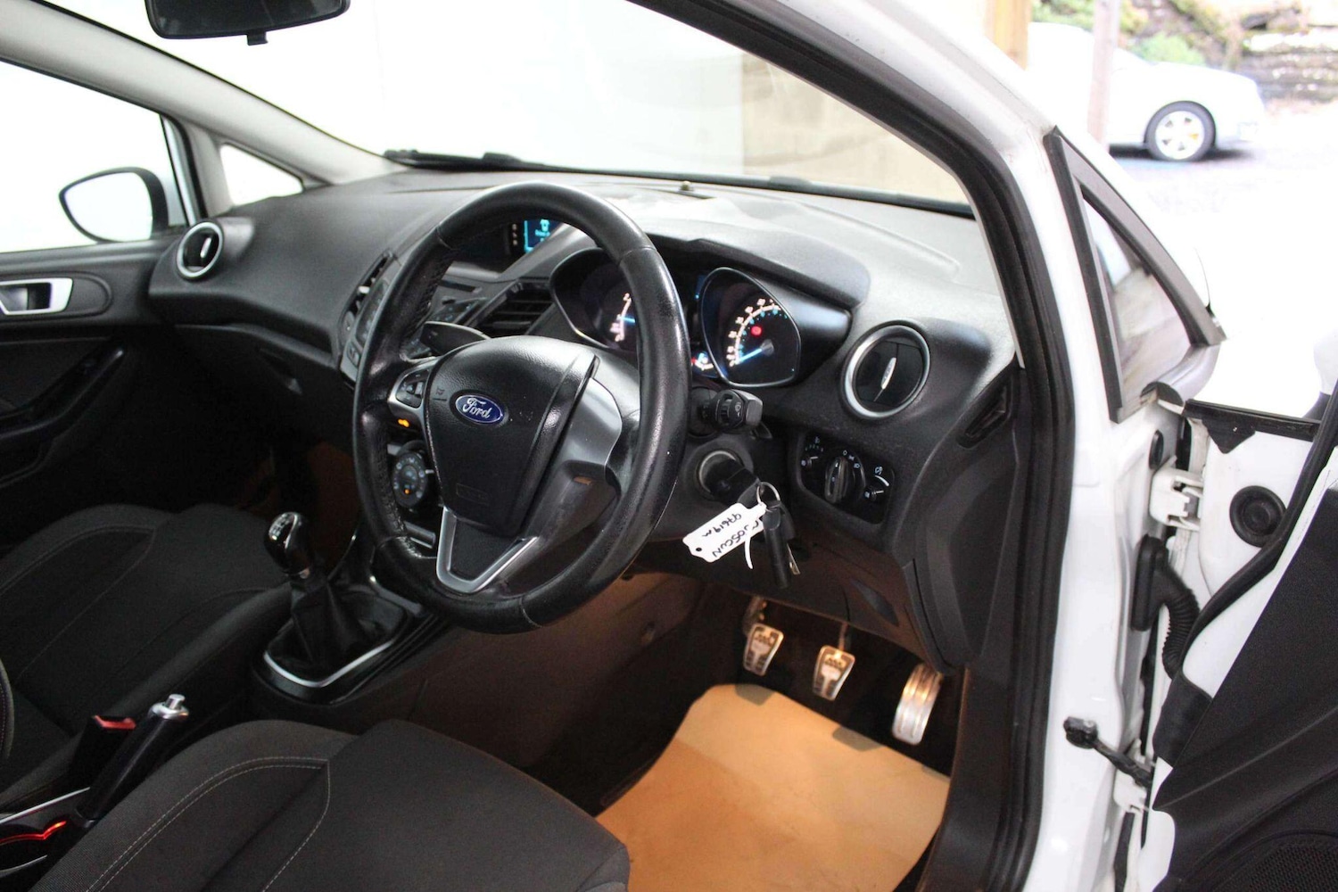 Used Ford Fiesta 2015 for sale - 77524086: Photo 2