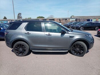 Used Land Rover Discovery Sport 2017 for sale - 78867017: Photo