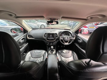 Used Jeep Cherokee 2015 for sale - 75414005: Photo