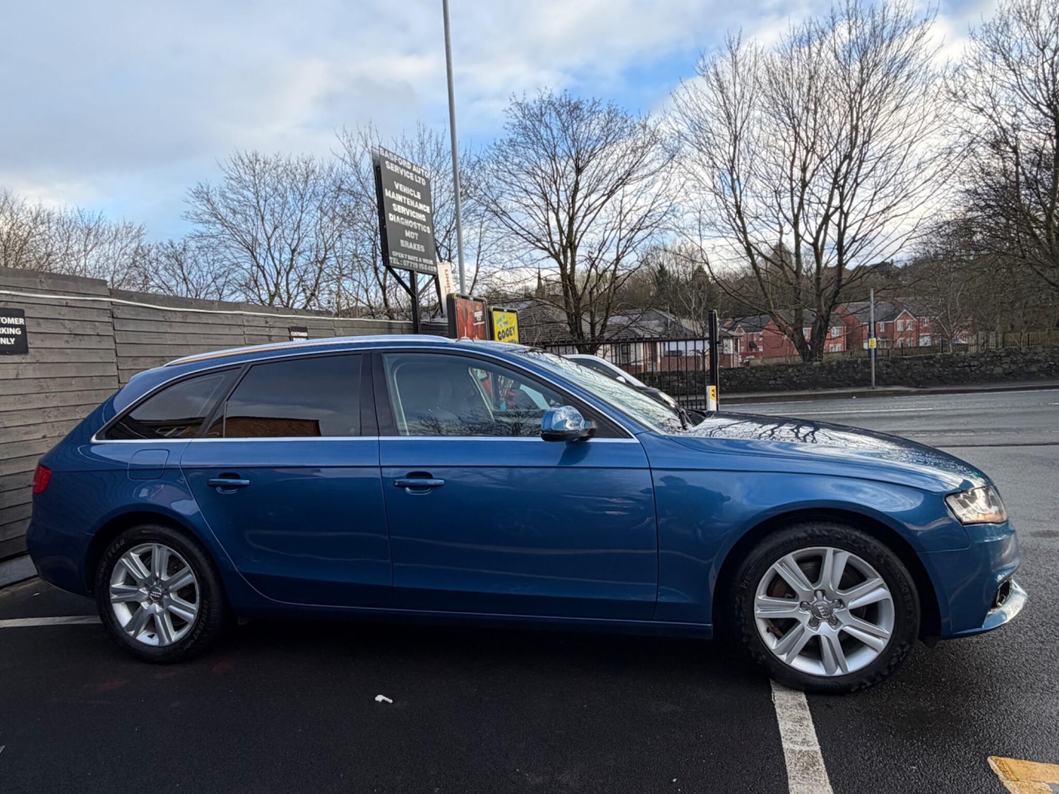 Used Audi A4 2011 for sale - 77586343: Photo 2