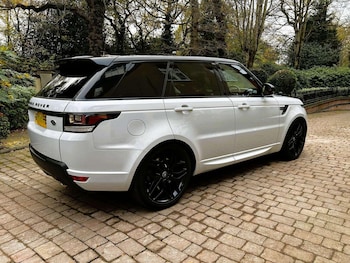 Used Land Rover Range Rover Sport 2016 for sale - 76850294: Photo