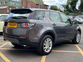 Used Land Rover Discovery Sport 2015 for sale - 79075105: Photo