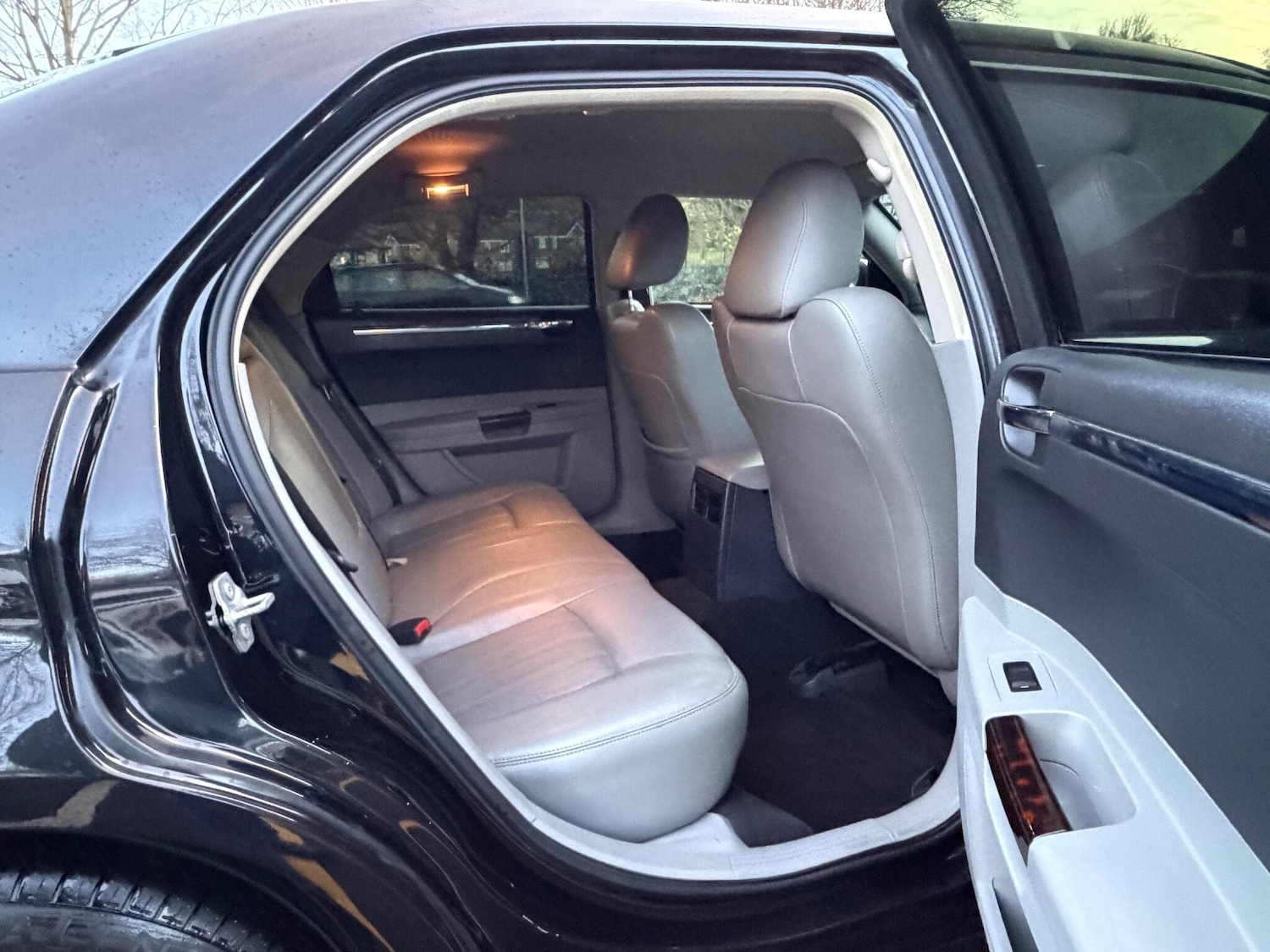 Used Chrysler 300C 2007 for sale - 76360604: Photo 26