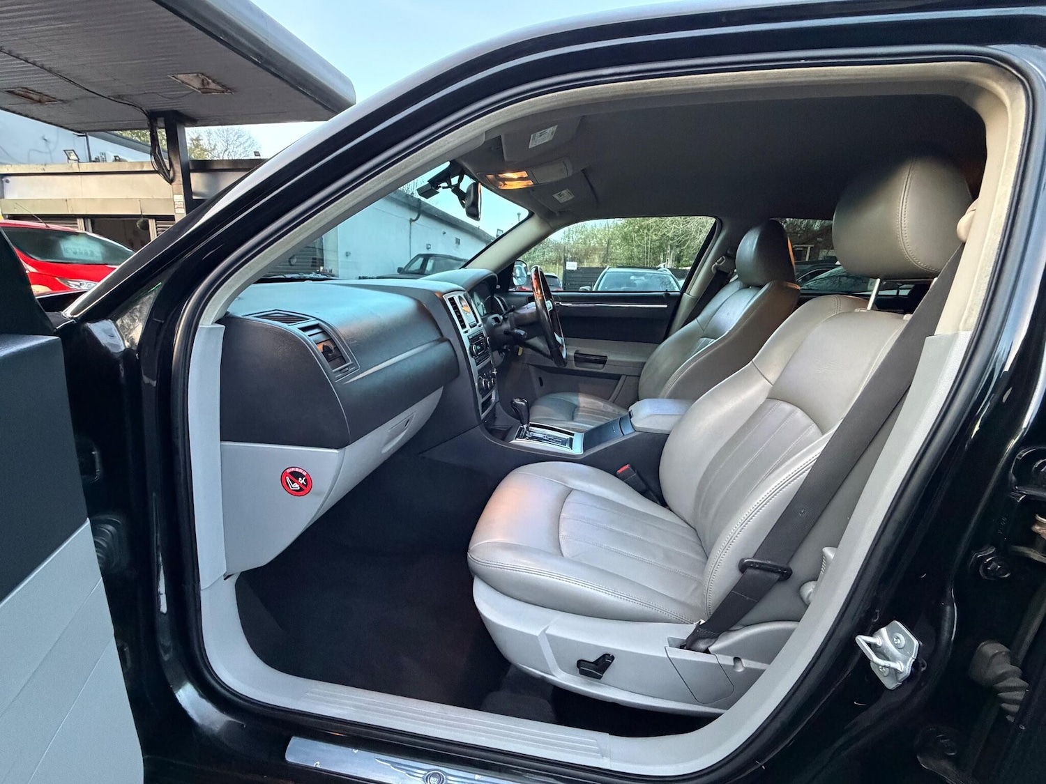 Used Chrysler 300C 2007 for sale - 76360604: Photo 37