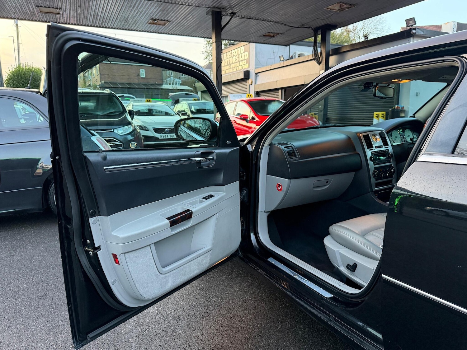 Used Chrysler 300C 2007 for sale - 76360604: Photo 38