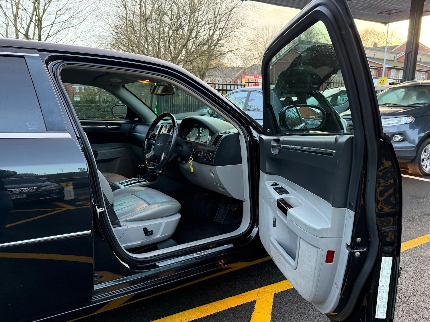 Used Chrysler 300C 2007 for sale - 76360604: Photo 39