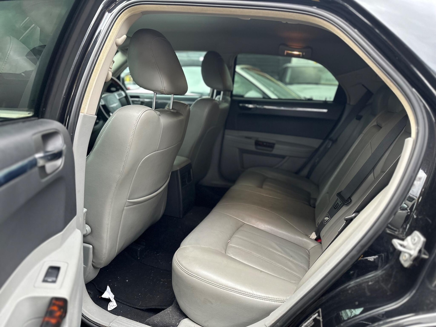 Used Chrysler 300C 2007 for sale - 76360604: Photo 6
