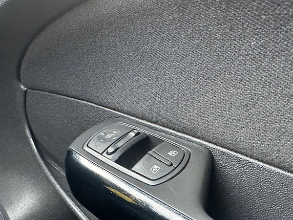 Used Vauxhall Corsa 2008 for sale - 76238929: Photo 59