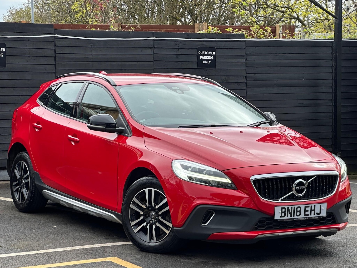 Used Volvo V40 Cross Country for sale - 78135991: Photo 1