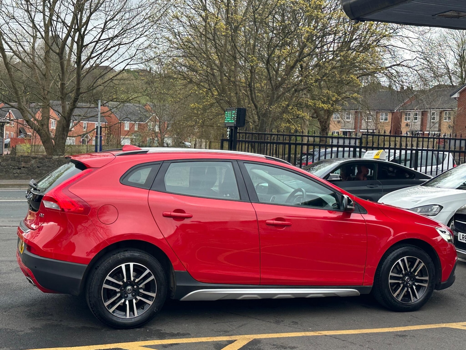 Used Volvo V40 Cross Country for sale - 78135991: Photo 24