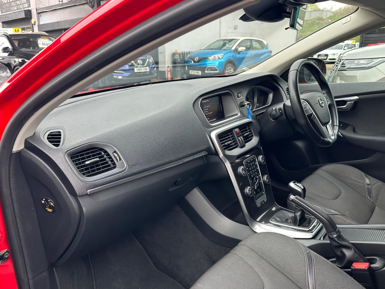 Used Volvo V40 Cross Country for sale - 78135991: Photo 26