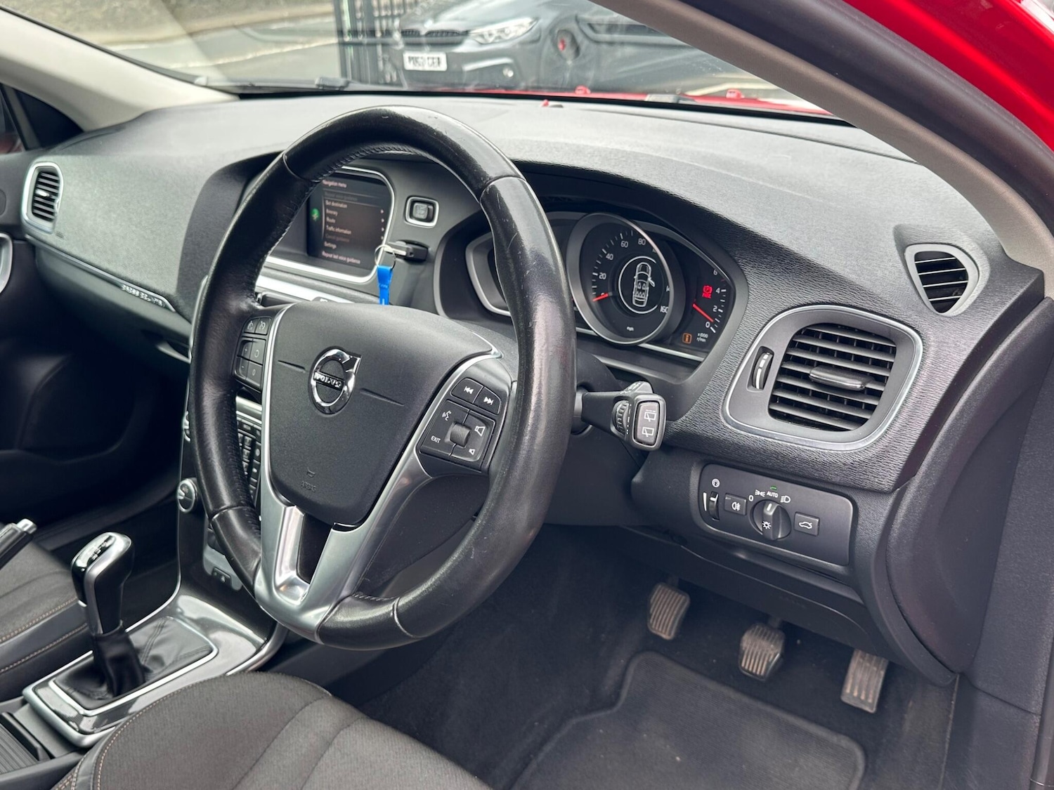 Used Volvo V40 Cross Country for sale - 78135991: Photo 28