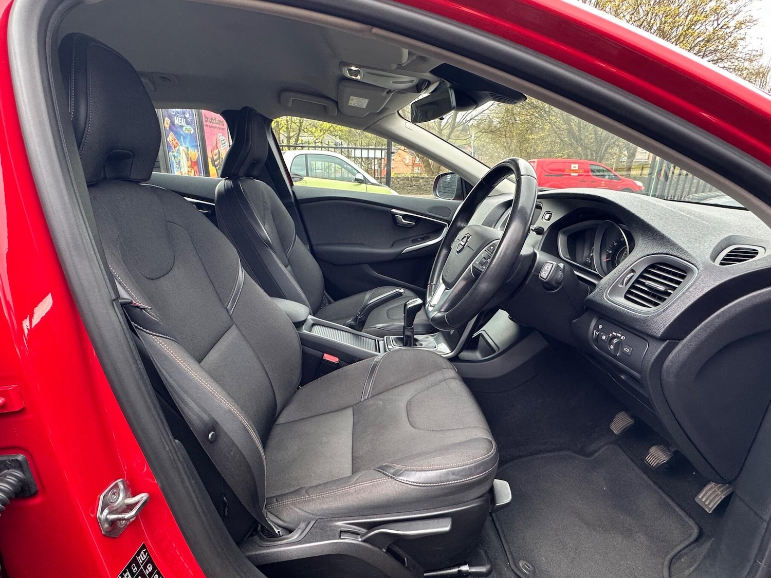 Used Volvo V40 Cross Country for sale - 78135991: Photo 29