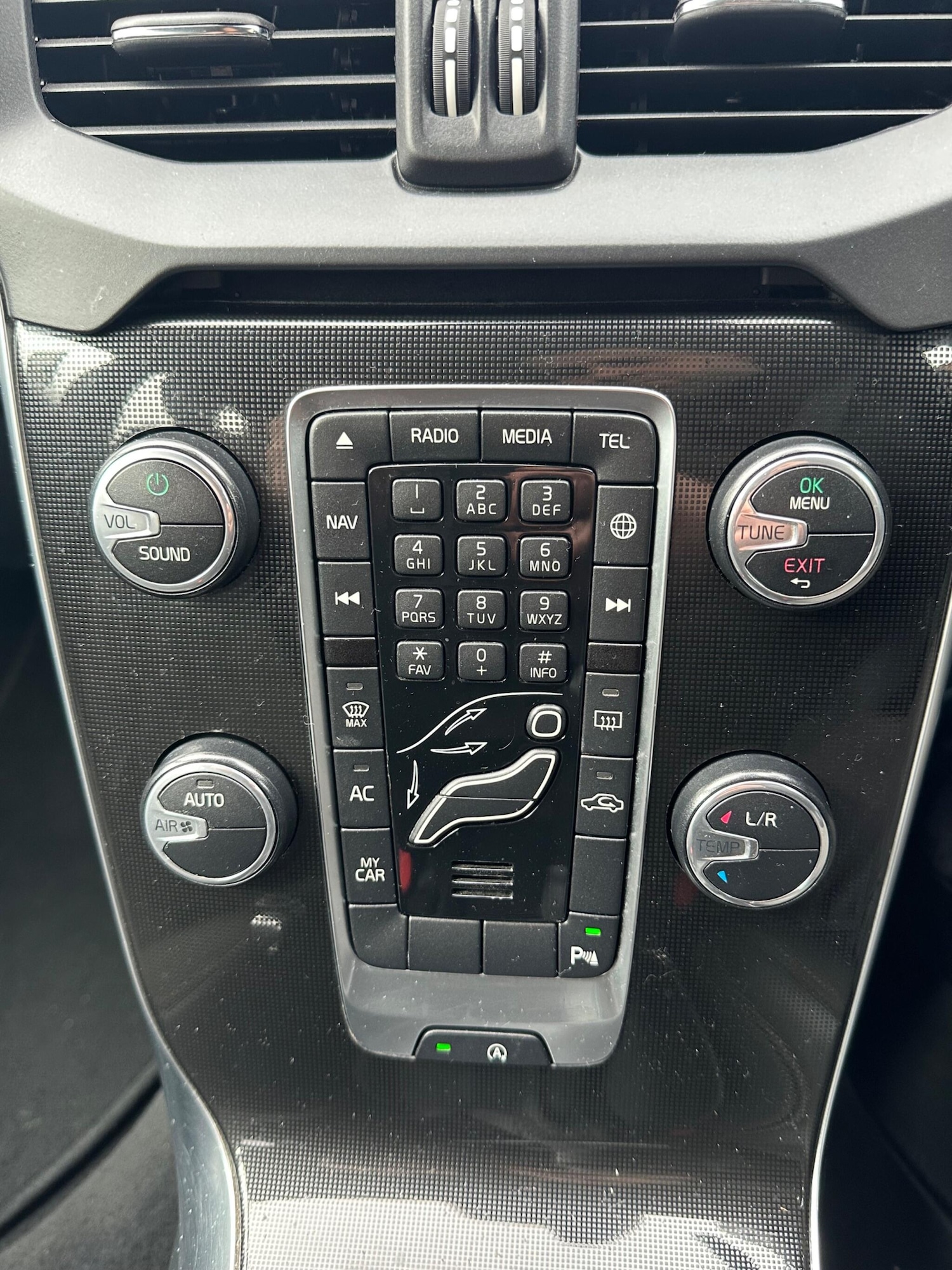 Used Volvo V40 Cross Country for sale - 78135991: Photo 34