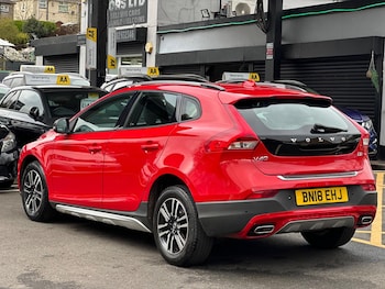 Used Volvo V40 Cross Country 2018 for sale - 78135991: Photo