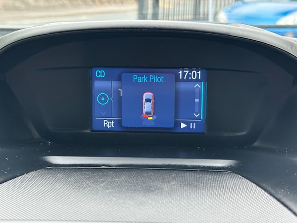 Used Ford Kuga 2015 for sale - 75657912: Photo 37