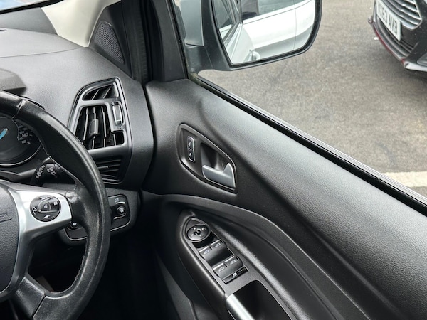 Used Ford Kuga 2015 for sale - 75657912: Photo 66