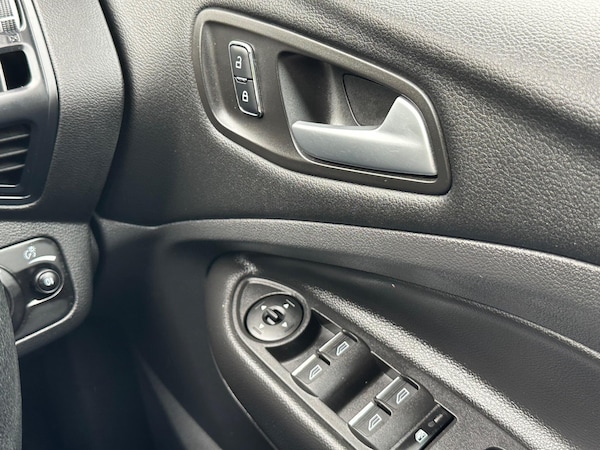 Used Ford Kuga 2015 for sale - 75657912: Photo 75