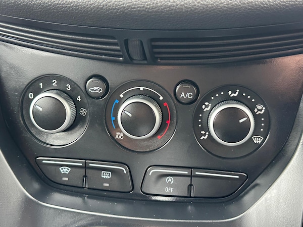 Used Ford Kuga 2015 for sale - 75657912: Photo 76