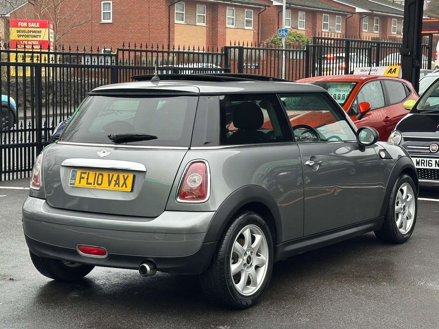 Used MINI Hatch 2010 for sale - 77120165: Photo 5