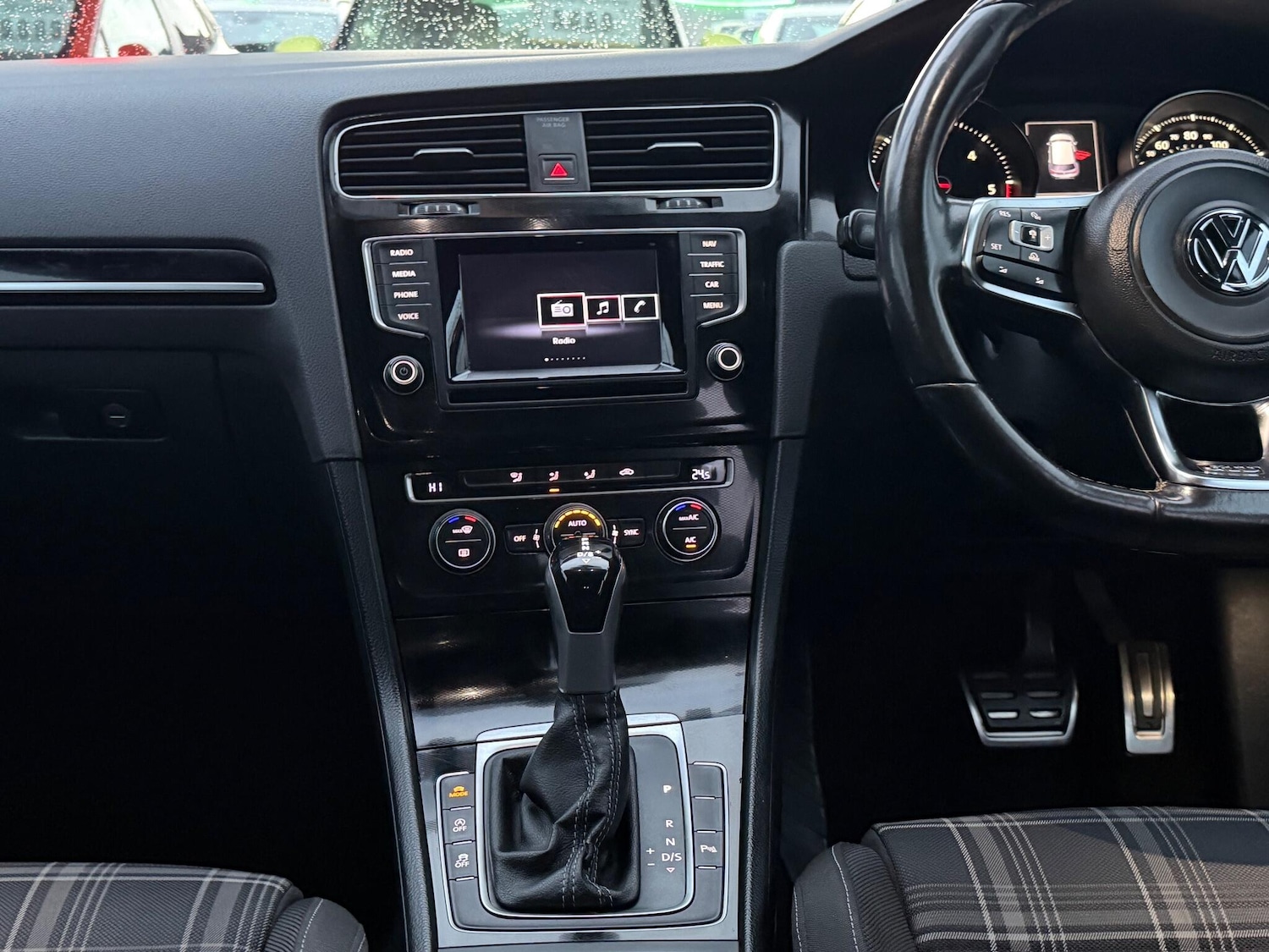 Used Volkswagen Golf 2015 for sale - 77156369: Photo 41