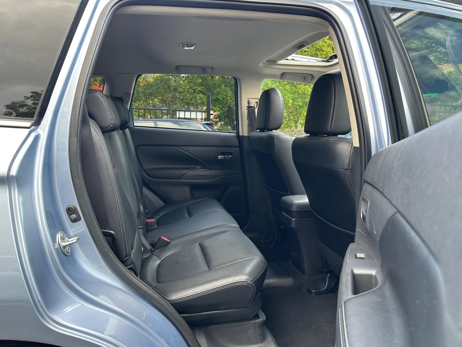 Used Mitsubishi Outlander 2015 for sale - 76024703: Photo 28