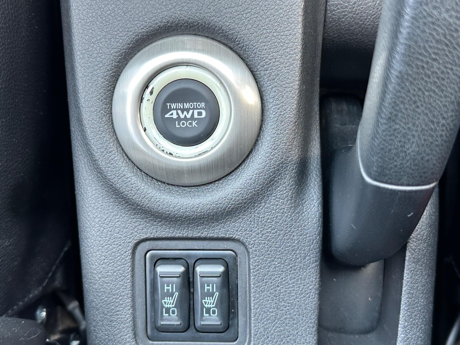 Used Mitsubishi Outlander 2015 for sale - 76024703: Photo 29