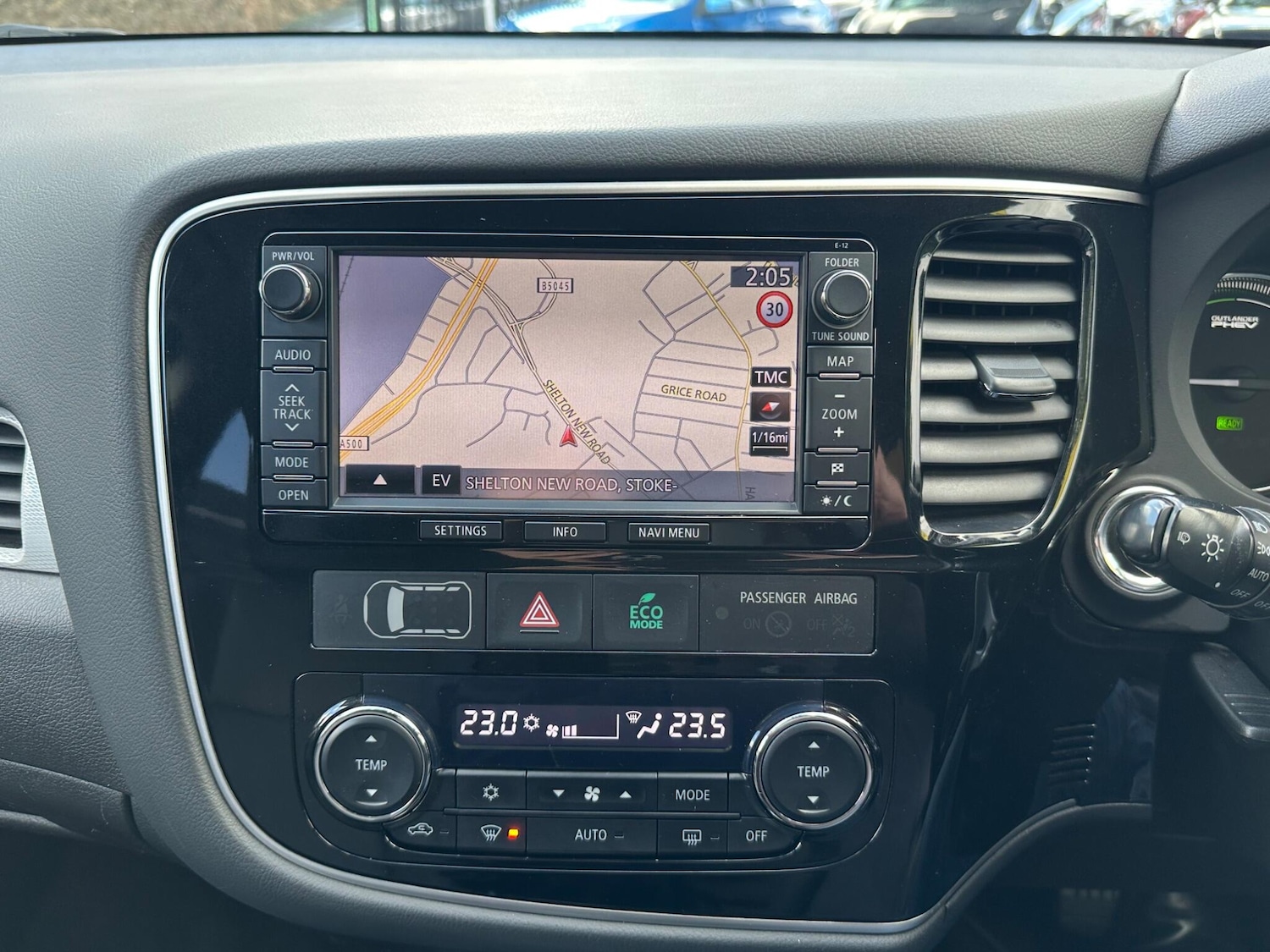 Used Mitsubishi Outlander 2015 for sale - 76024703: Photo 34