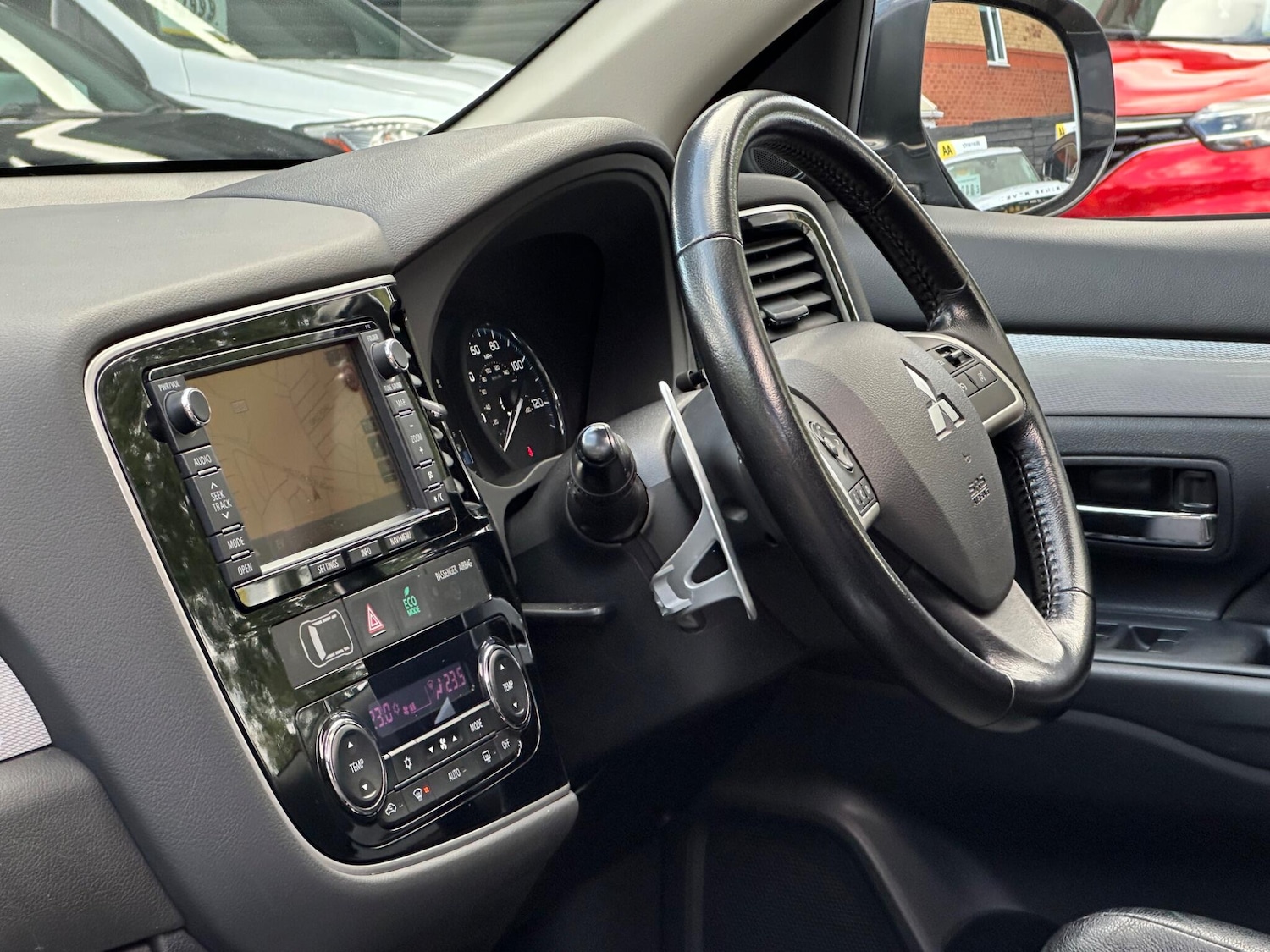 Used Mitsubishi Outlander 2015 for sale - 76024703: Photo 49